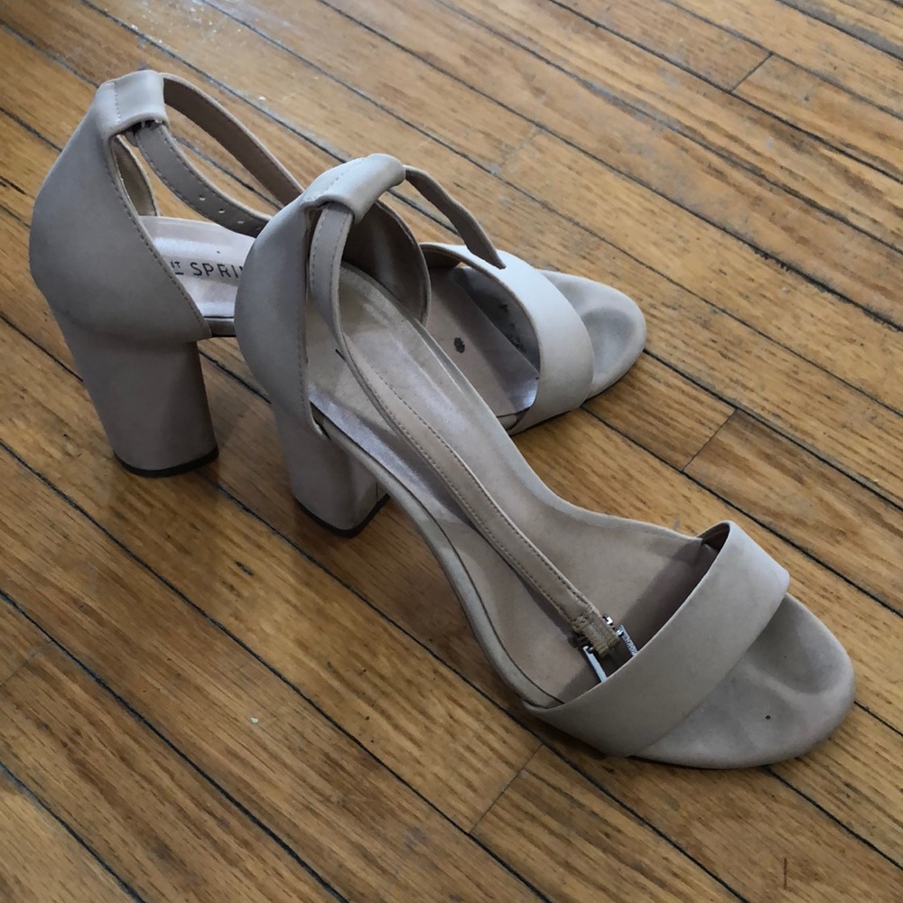 (2 for 50$) Nude heels